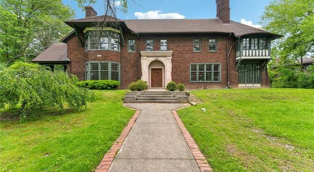 Photo of 2465 Euclid Heights Blvd, Cleveland, OH 44106