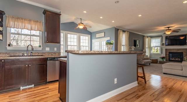 Photo of 12095 Summerwood Dr, Concord, OH 44077