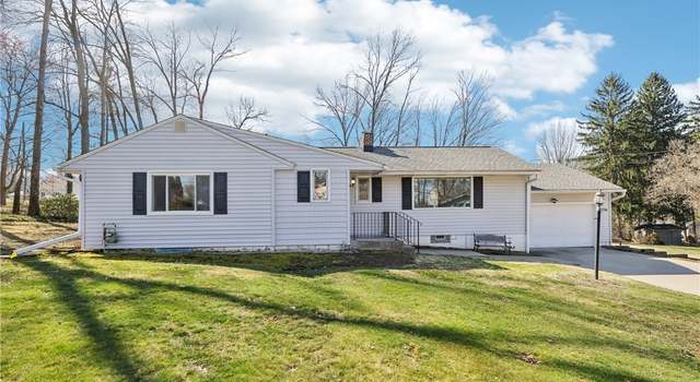 Photo of 2796 Erie Dr, Fairlawn, OH 44333