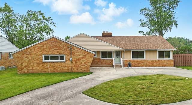 Photo of 5871 Graydon Dr, Seven Hills, OH 44131
