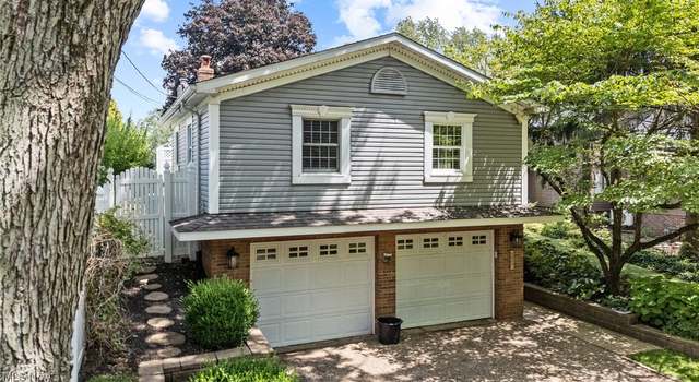 Photo of 210 Sycamore Dr NW, North Canton, OH 44720