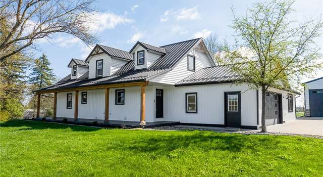 Photo of 1018 Woodline Ave, North Lawrence, OH 44666