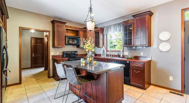 Photo of 300 Country Clb S, Warren, OH 44484
