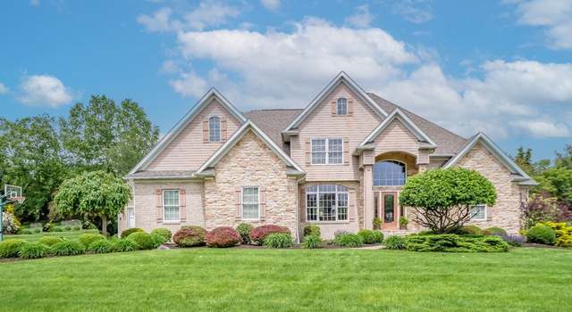 Photo of 2341 Carrington St NW, North Canton, OH 44720