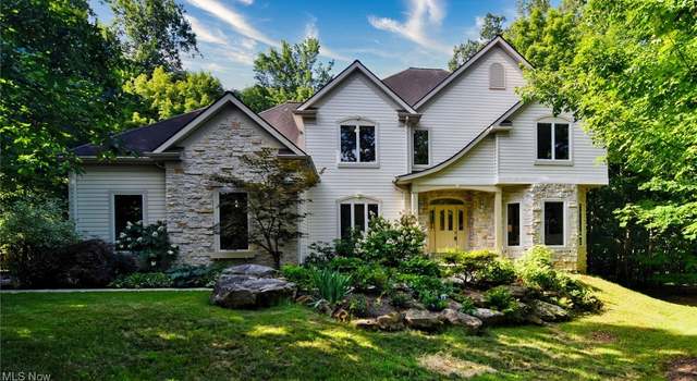 Photo of 7985 Bainbrook Dr, Chagrin Falls, OH 44023