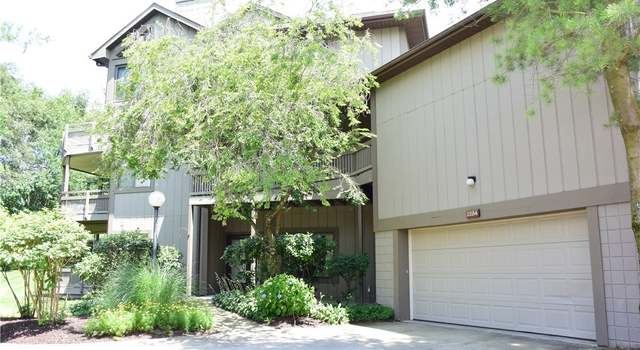 Photo of 2284 Stone Creek Trl, Cuyahoga Falls, OH 44223