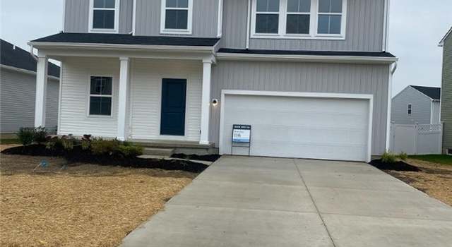 Photo of 906 Oak Point Cir, Elyria, OH 44035