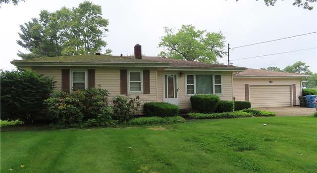 Photo of 5754 Stalnaker Dr, North Canton, OH 44720
