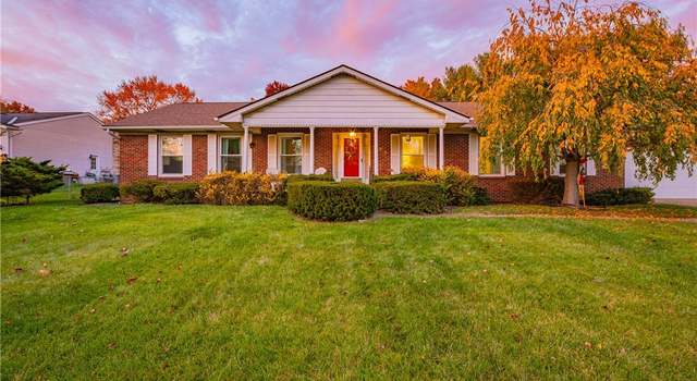 Photo of 693 Prior Park Dr, Cuyahoga Falls, OH 44223