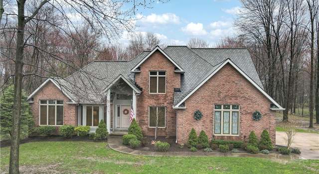 Photo of 7137 Brenda Lee Dr, Walton Hills, OH 44146