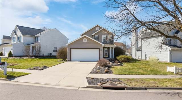 Photo of 2125 Stonehenge Cir, Akron, OH 44319