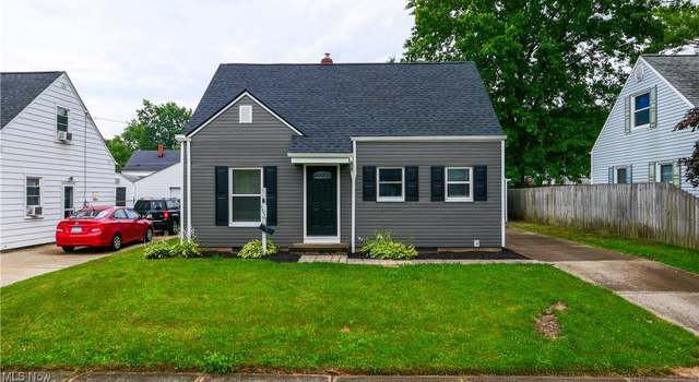 Photo of 2405 Harding Rd, Cuyahoga Falls, OH 44223