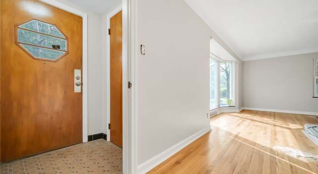 Photo of 1540 S Belvoir Blvd, South Euclid, OH 44121