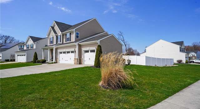 Photo of 4767 Briar Hill Dr, Ravenna, OH 44266