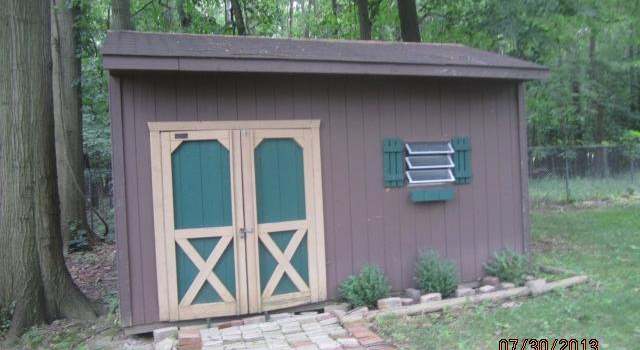 Photo of 533 Cove Beach Ave, Sheffield Lake, OH 44054