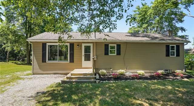 Photo of 3376 Kimmel Dr, Uniontown, OH 44685