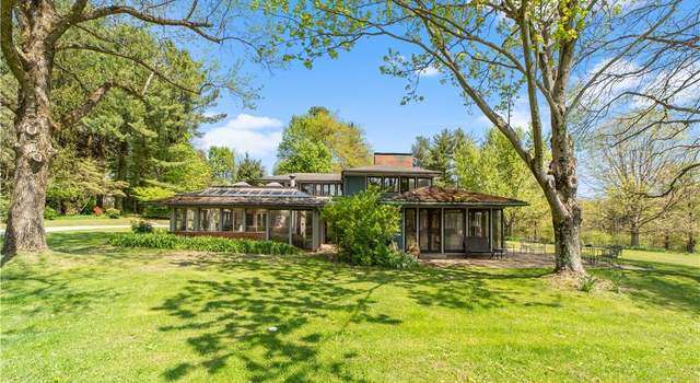 Photo of 36001 Shaker Blvd, Hunting Valley, OH 44022