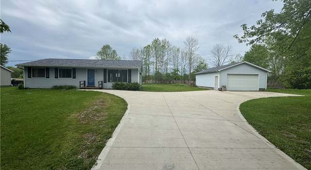 Photo of 1013 Evening Star Dr, Roaming Shores, OH 44085