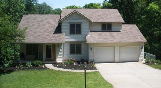 Photo of 9927 Bimeler St NE, Bolivar, OH 44612