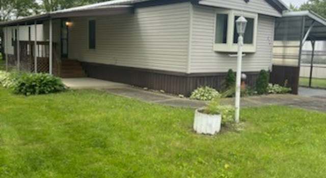Photo of 214 Hickory Cir, Elyria, OH 44035