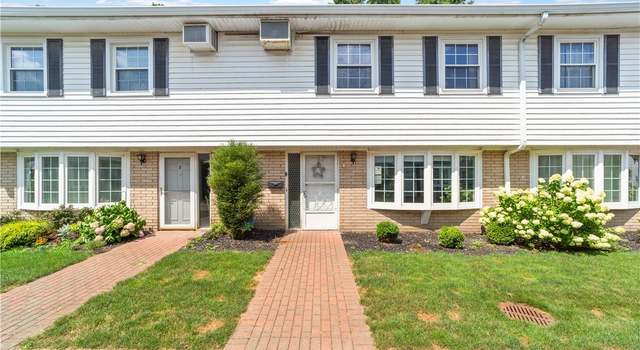 Photo of 10 Meadowlawn Dr #4, Mentor, OH 44060