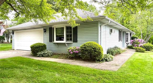 Photo of 140 Burlington Oval Dr, Chardon, OH 44024