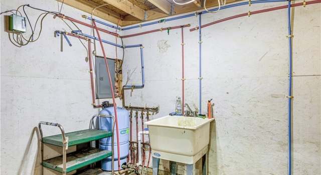 Photo of 9533 Market Ave N, Hartville, OH 44632