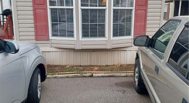Photo of 23 Shady Acres Dr, Akron, OH 44312