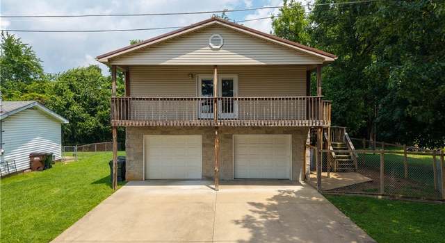 Photo of 1104 4th St, Belpre, OH 45714