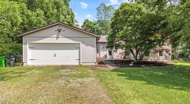 Photo of 7140 Hunter Dr, Chippewa Lake, OH 44215