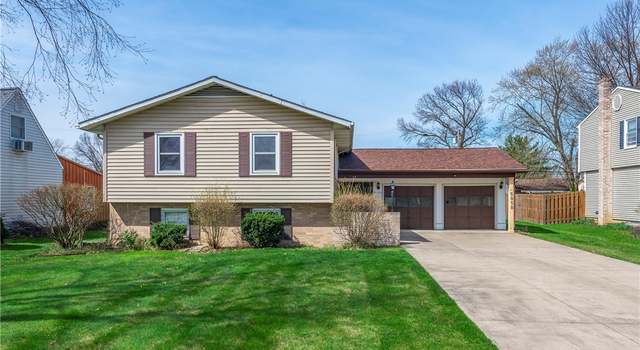 Photo of 5858 Sherwood Dr, North Olmsted, OH 44070