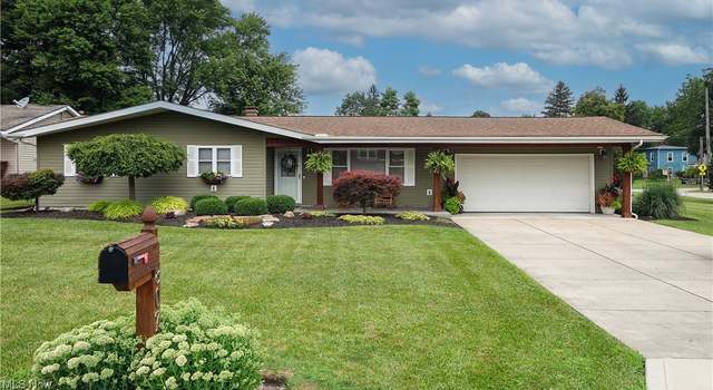 Photo of 8075 Crestwood Dr, Garrettsville, OH 44231