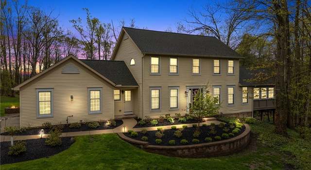 Photo of 10945 Burlington Ridge Dr, Chardon, OH 44024