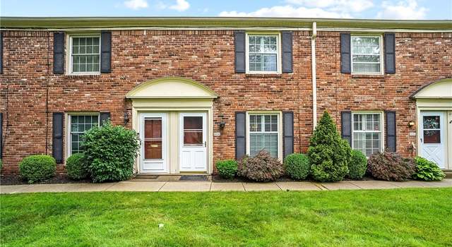 Photo of 1239 Ashford Ln, Akron, OH 44313