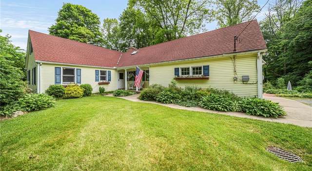 Photo of 10850 Reservoir Dr, Mantua, OH 44255