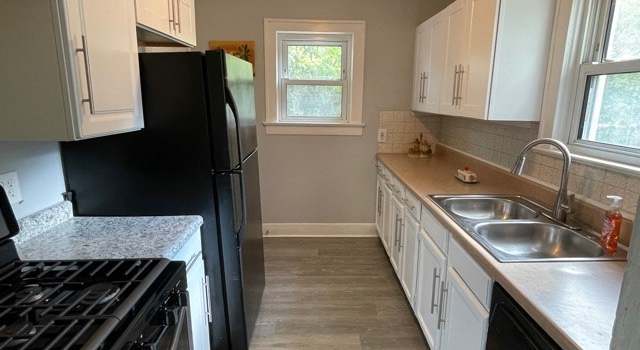Photo of 561 Parkview Ave, Akron, OH 44310