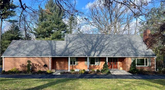 Photo of 2915 Woodcliff Dr NW, Canton, OH 44718