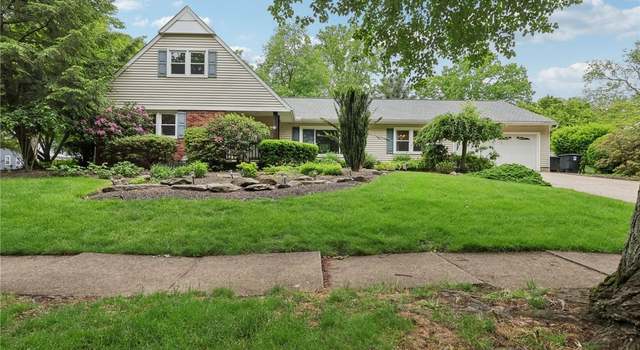 Photo of 866 Canyon Trl, Akron, OH 44303