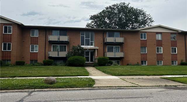 Photo of 22011 River Oaks Dr Unit A11, Rocky River, OH 44116
