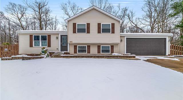 Photo of 9461 Yorkview Dr, North Royalton, OH 44133