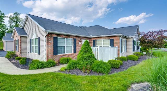 Photo of 165 Woodbury Glen St, Hartville, OH 44632