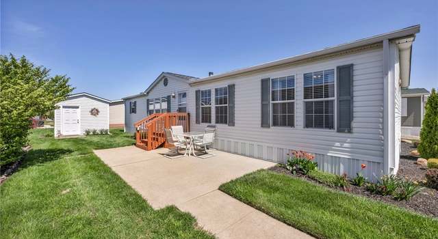 Photo of 590 Sandtrap Cir, OH 44077