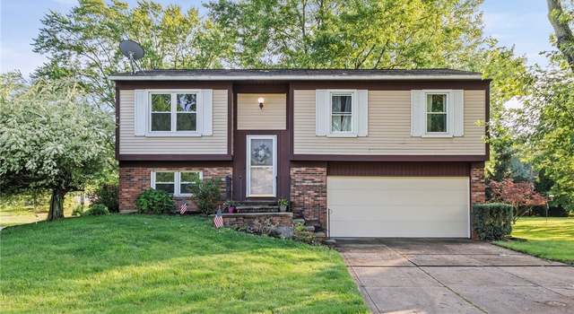 Photo of 8626 Brentwood Dr, Olmsted Falls, OH 44138