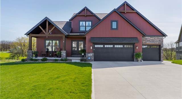Photo of 794 Fair Vista Cir SW, Hartville, OH 44632