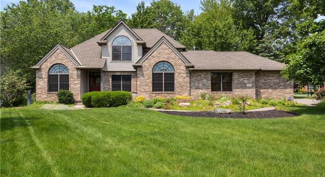 Photo of 939 Barberry Cir, Amherst, OH 44001