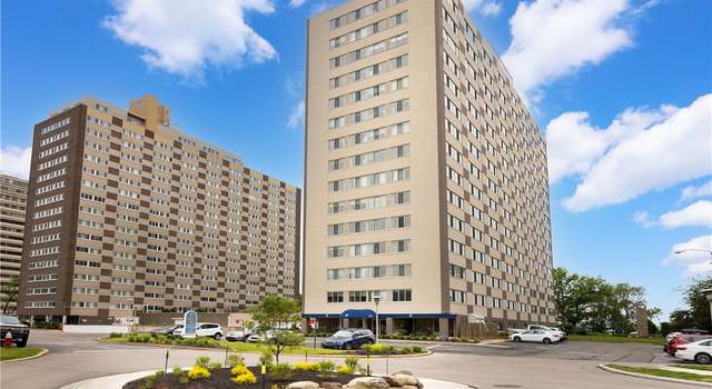 Photo of 12520 Edgewater Dr #1005, Lakewood, OH 44107
