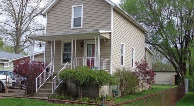 Photo of 222 Davis St, Uhrichsville, OH 44683