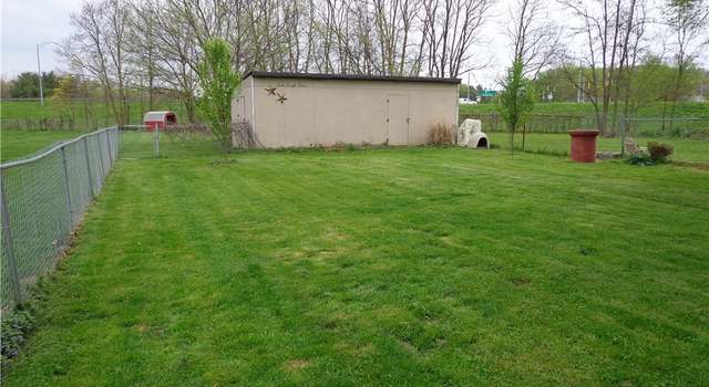 Photo of 222 Davis St, Uhrichsville, OH 44683