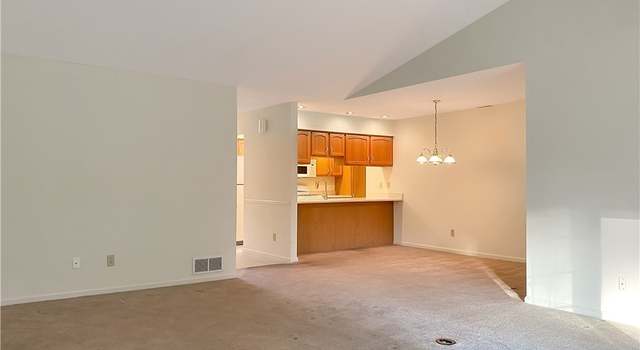 Photo of 907 Oakbrook Dr, Ashland, OH 44805
