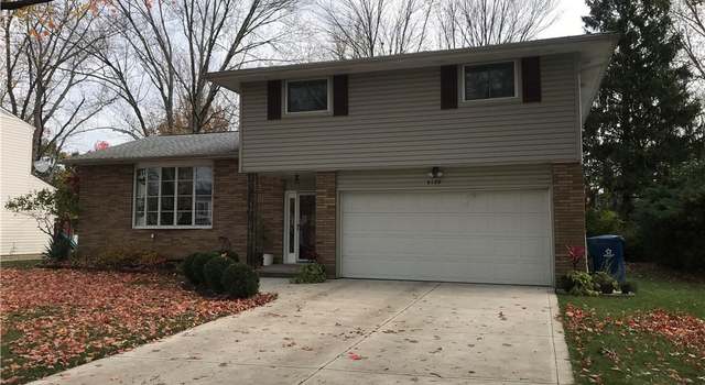 Photo of 6139 Park Ridge Dr, North Olmsted, OH 44070